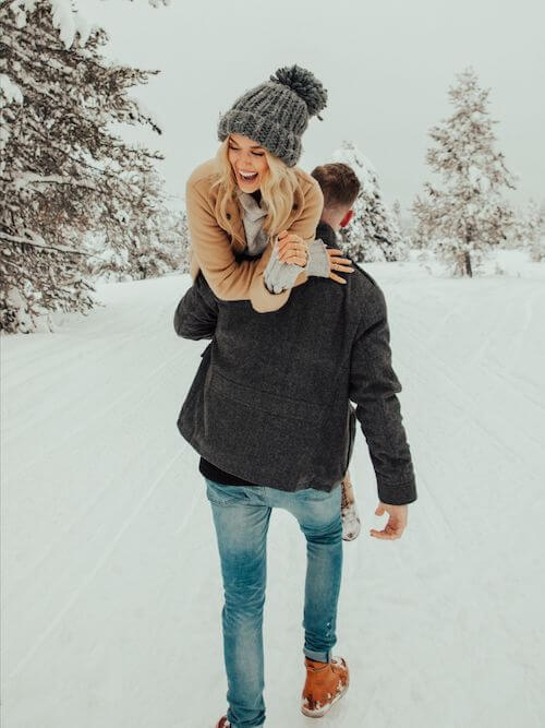 winter couple photoshoot ideas