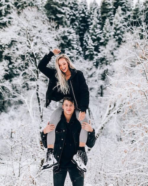 winter couple photoshoot ideas