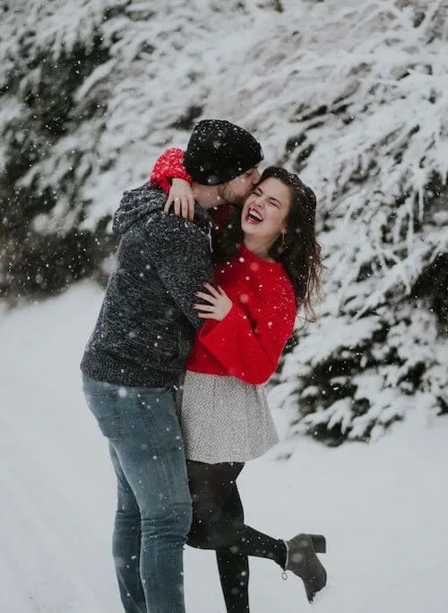 winter couple photoshoot ideas