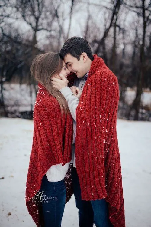 winter couple photoshoot ideas