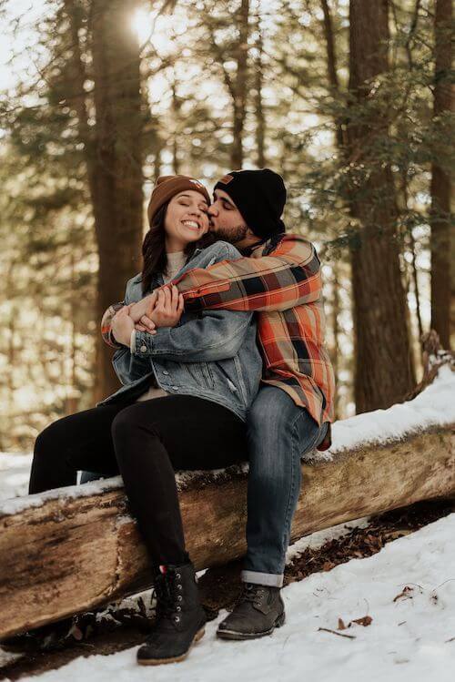 winter couple photoshoot ideas