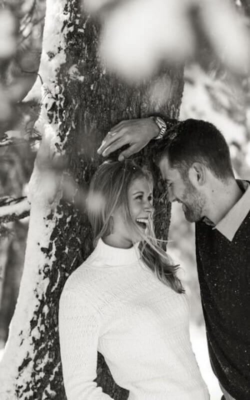 winter couple photoshoot ideas