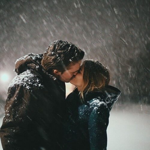 winter couple photoshoot ideas