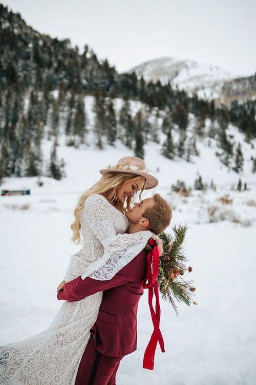 winter couple photoshoot ideas