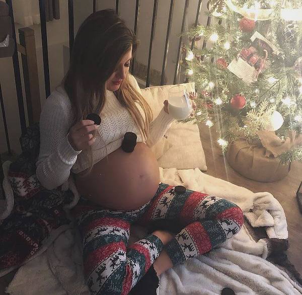 winter pregnancy photoshoot ideas