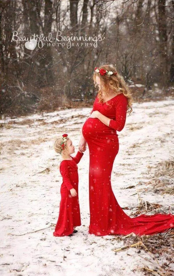 winter pregnancy photoshoot ideas