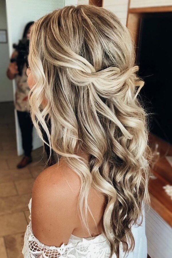 Loose Waves Half-Updo