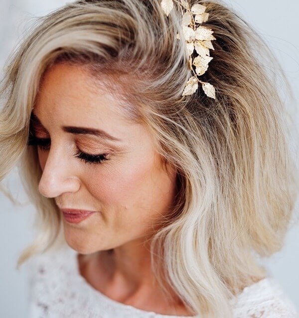Voluminous Bob with Gold Hairpiece
