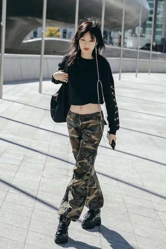 women cargo pants outfit ideas