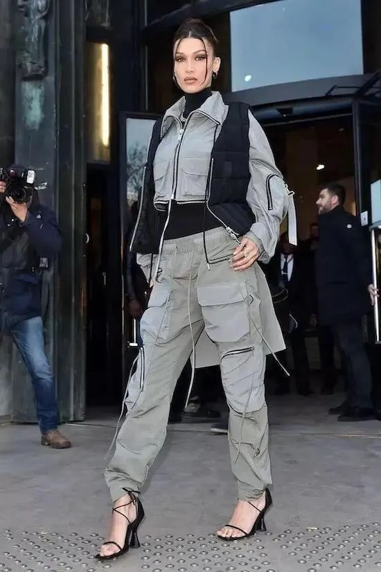 women cargo pants outfit ideas