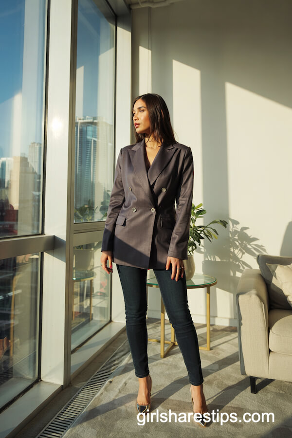 Blazer, Skinny Jeans, and Pumps