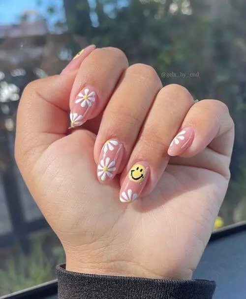 Short Yellow Nails for Spring